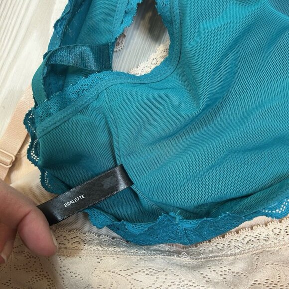 Lot Of 2 Torrid Size 2 2X Bralette Lace No Wire - Picture 11 of 11
